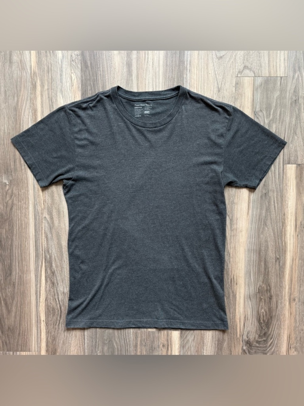 Fresh Clean Threads Crewneck Tee in Charcoal Size M